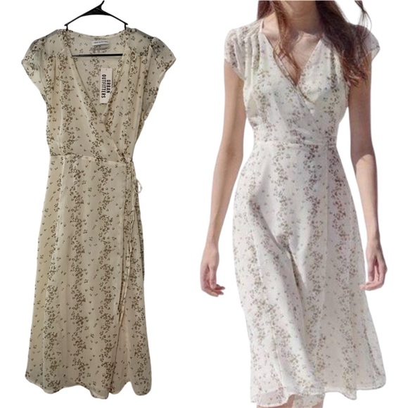 Urban Outfitters Dresses & Skirts - NWT Urban Outfitters “Jessica” Ditzy Floral Wrap Dress